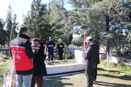 Kaymakamımız Sn Hatice Gamze KURAN, Aziz Şehidimiz Jandarma Uzm. Çvş. Muhammed ARIKAN’ın Kabrini Ziyaret Etti