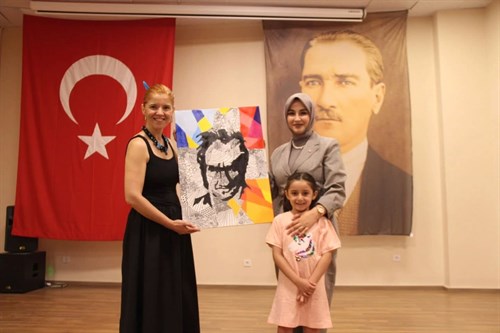 Kaymakamımız Sayın Hatice Gamze KURAN 'Masal Şenliği' Adlı Etkinliğe  Katıldı